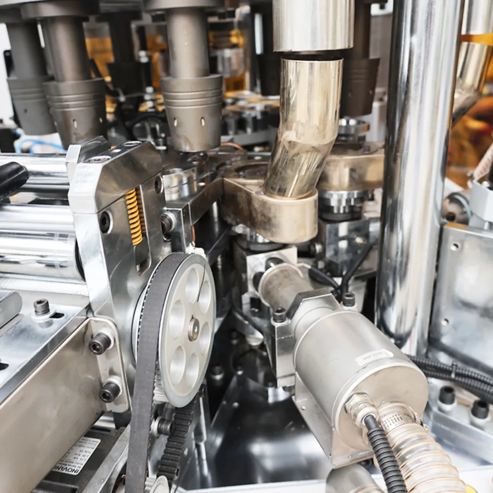 خط إنتاج آلة تصنيع الأكواب الورقية للاستعمال مرة واحدة أوتوماتيكي بالكامل 2-16 أونصة بسعر منخفض