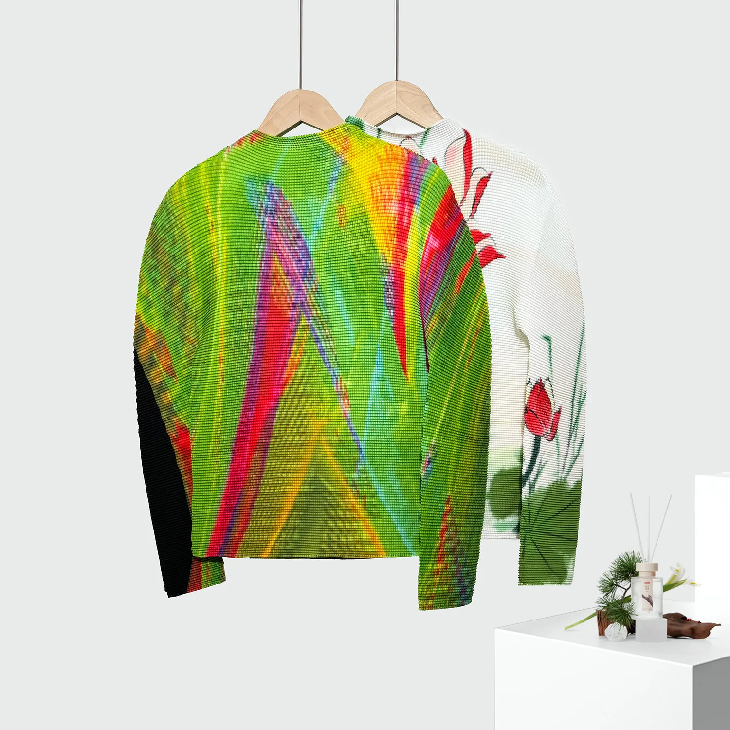 

Miyake плиссированные весенне-осенние простые темпераментные плиссированные женские футболки с длинными рукавами и воротником до половины высоты, топы