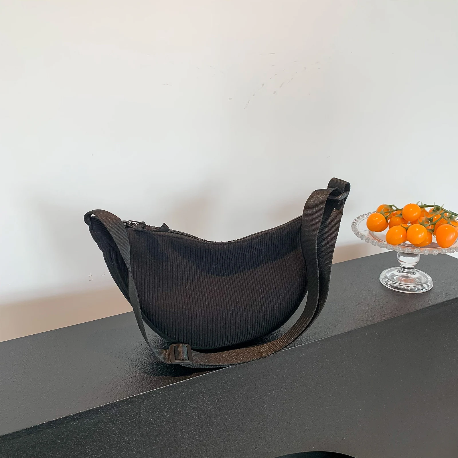 

Corduroy Dumpling Bag for Women Shoulder Bag Chic Hobo Bag Cross Body Sling Bag Casual Handbags Mobile Phone Purse Shopping Bag