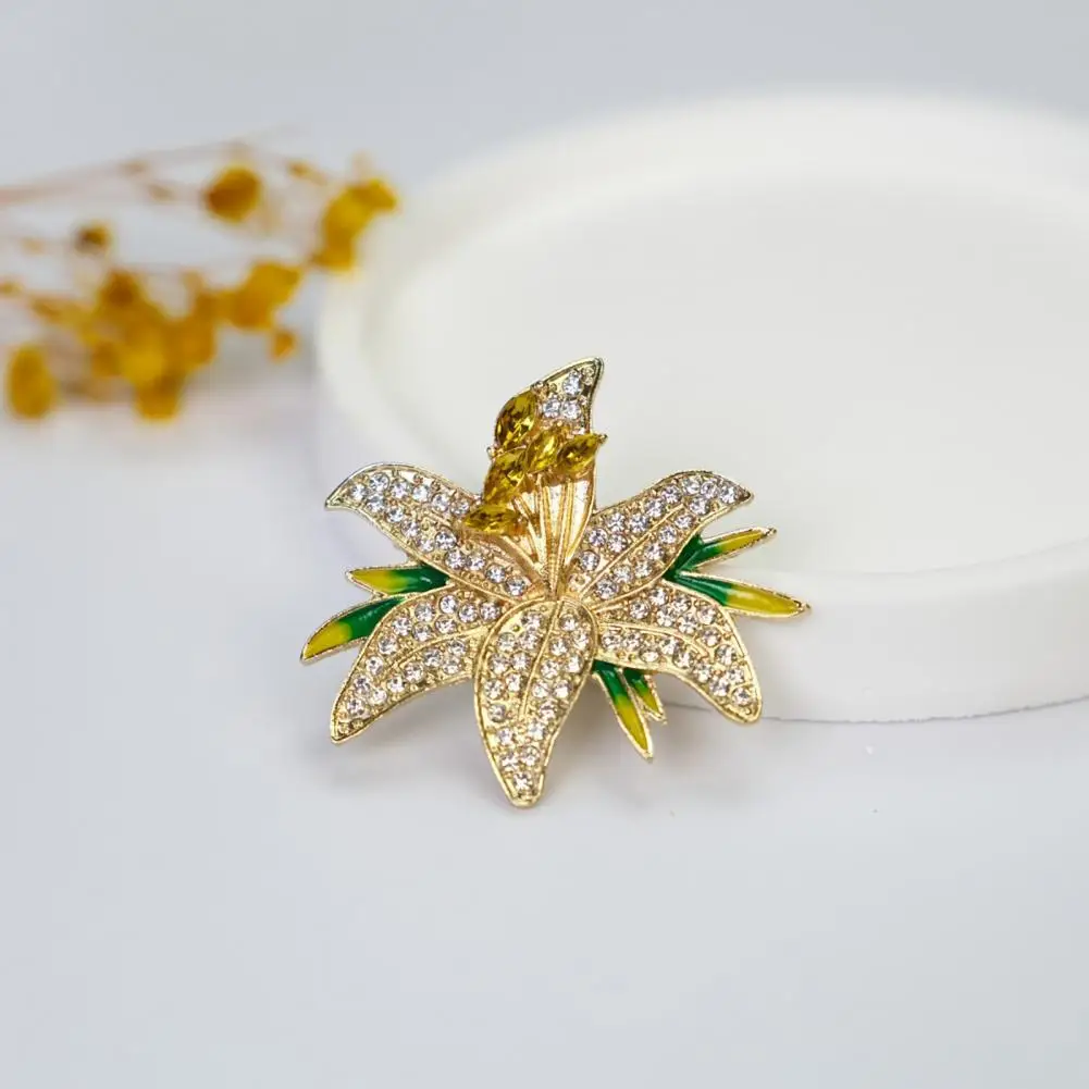 Hat Decoration Brooch 1 or 2 Pcs Women’s Flower Brooch Pin Set Sparkling Rhinestone Lapel Pins Decorative for Sweaters