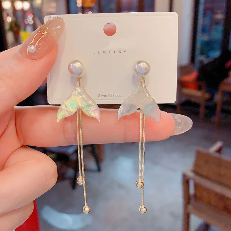 Fashion long pearl fishtail earrings women's simple design sense Internet celebrity fringed stud earrings personalized silver ne