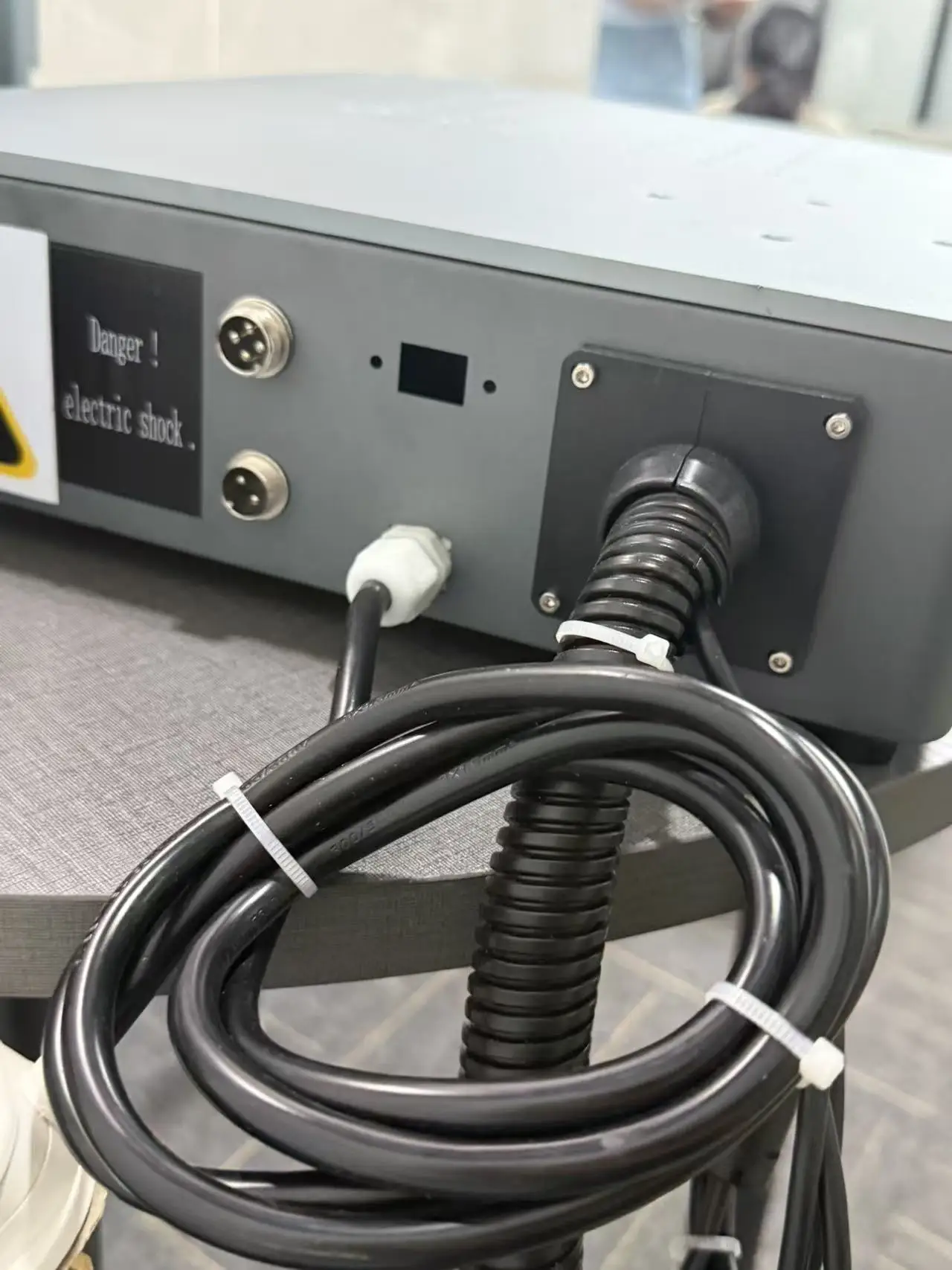 30W 미니 파이버 레이저 조각기, 금속 스테인리스 스틸 알루미늄 블랙 및 컬러 마킹용 데스크탑 마커