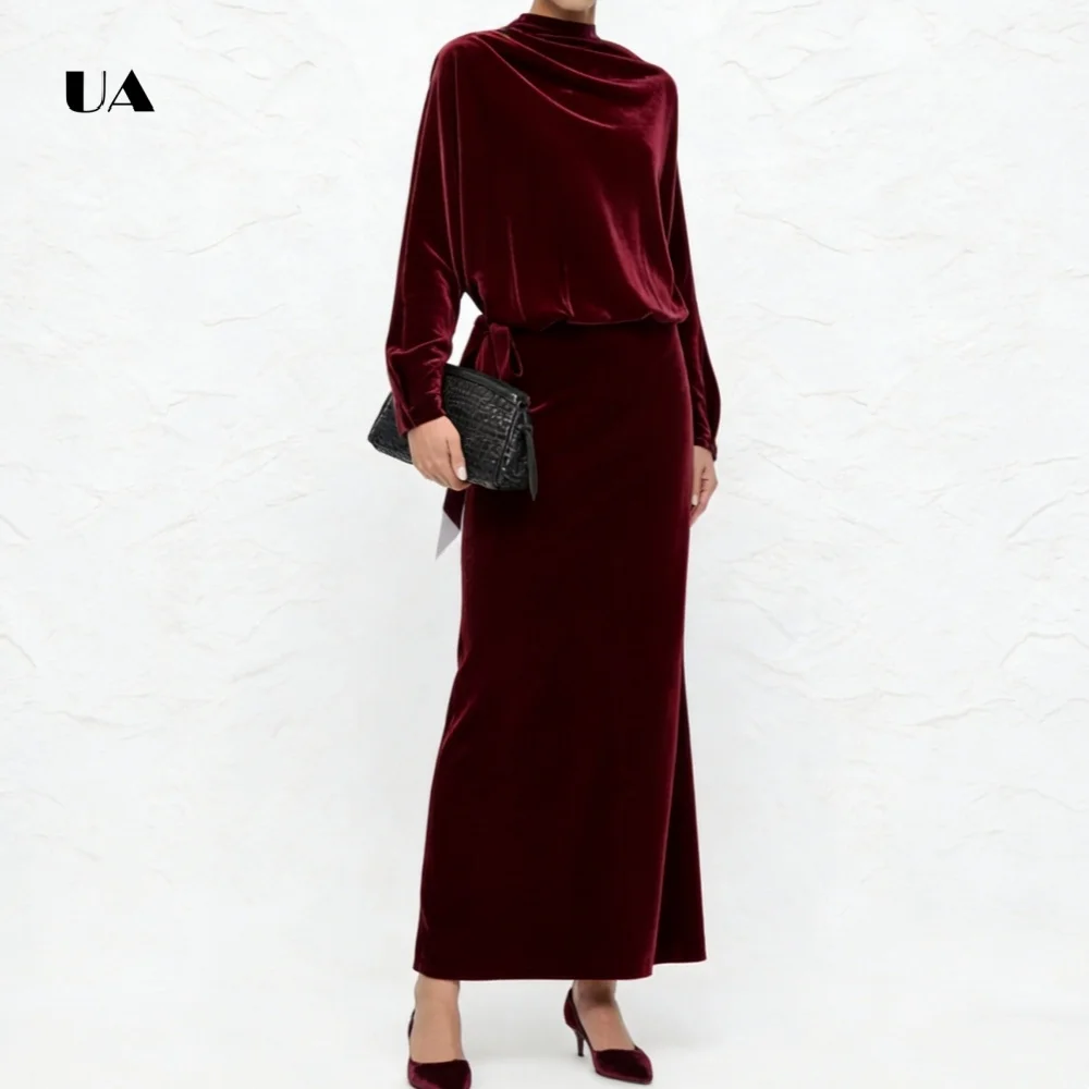 

ULBYANRY Velvet Sheath Prom Dress with Long Sleeves, Solid Pleated Half High Collar Evening Dress, Draped Customized Party Gown