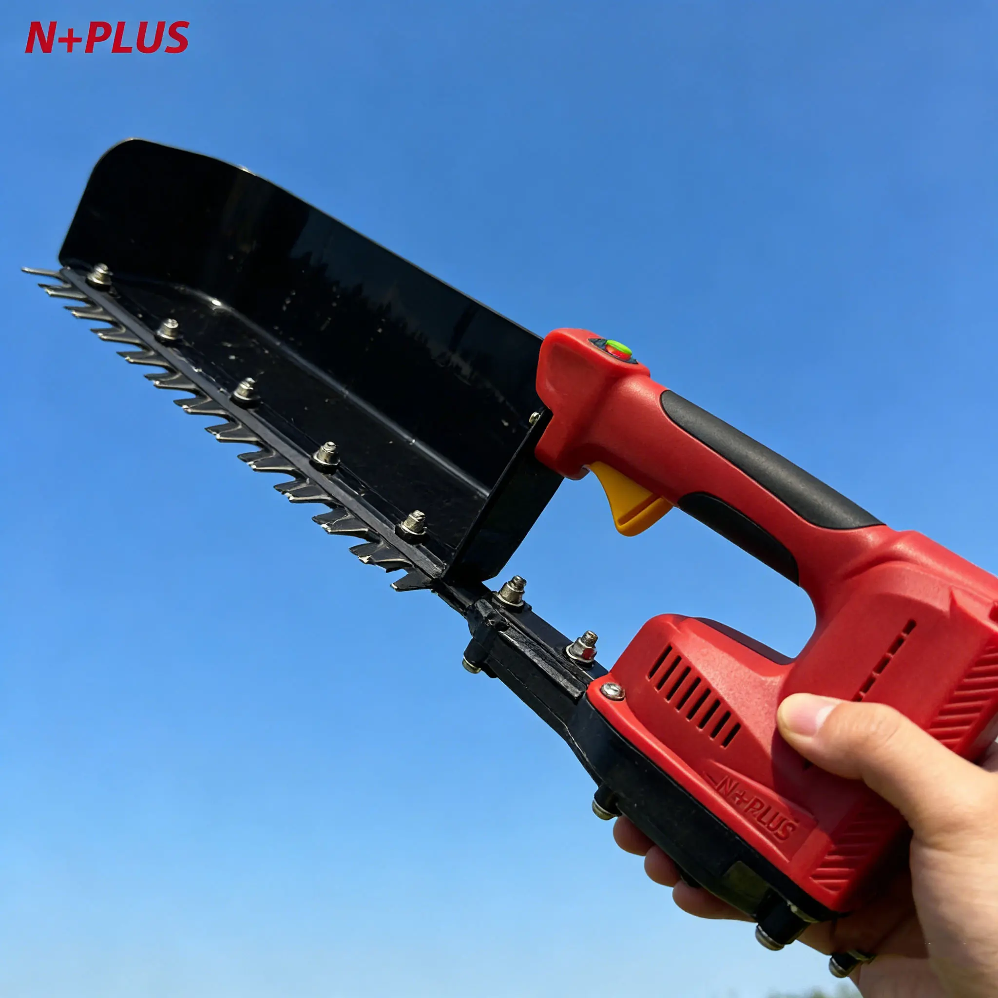 

Экологичная и эффективная вставная машина для сбора чайных листьев для плантаций, предназначенная для уборки урожая чая и сбора листьев на плантациях.