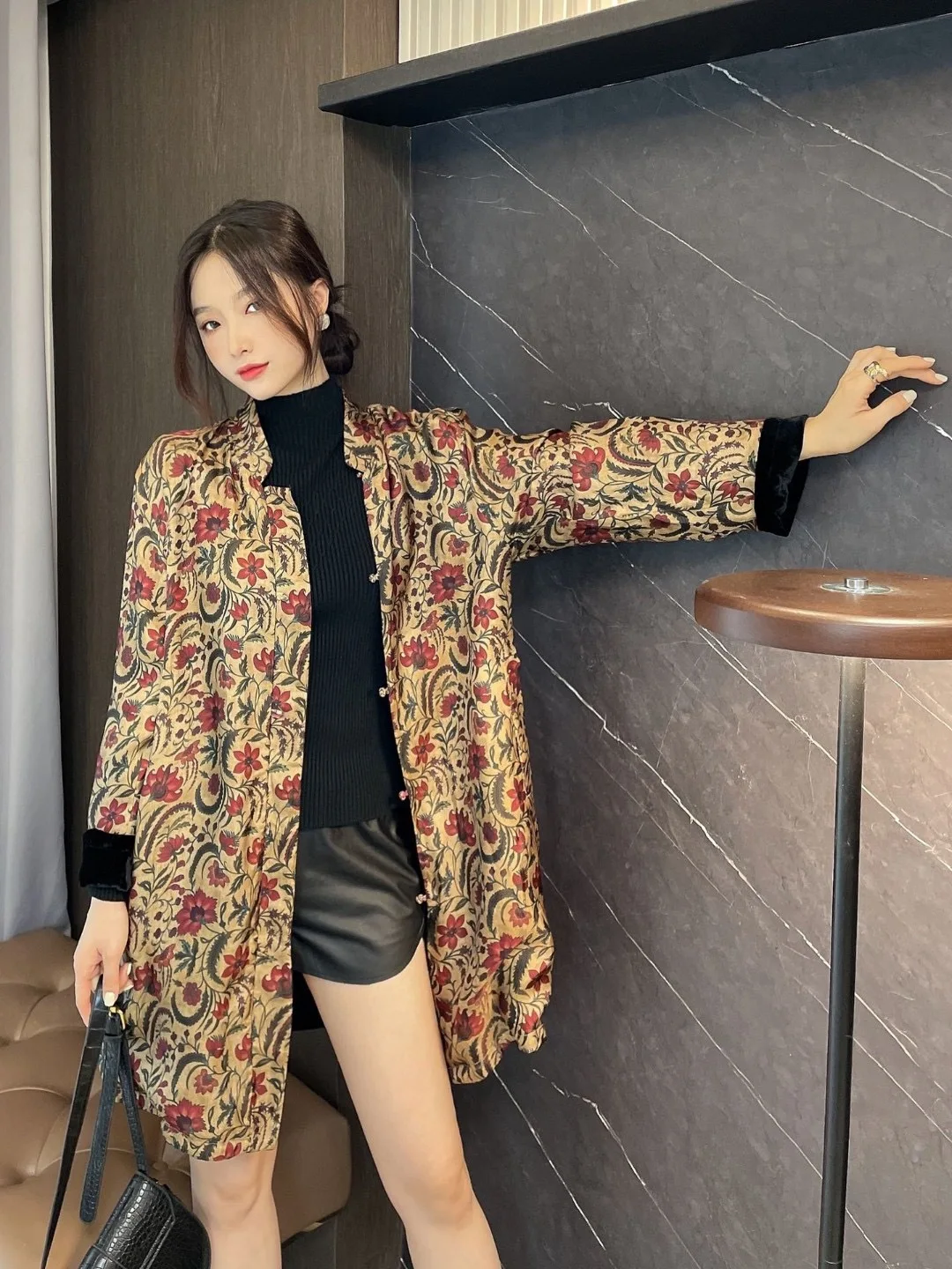 

New 2023 Autumn and Winter Women's Clothing Silk Velvet Stitching Cuprammonuium Both Sides Wear Jacket 0929