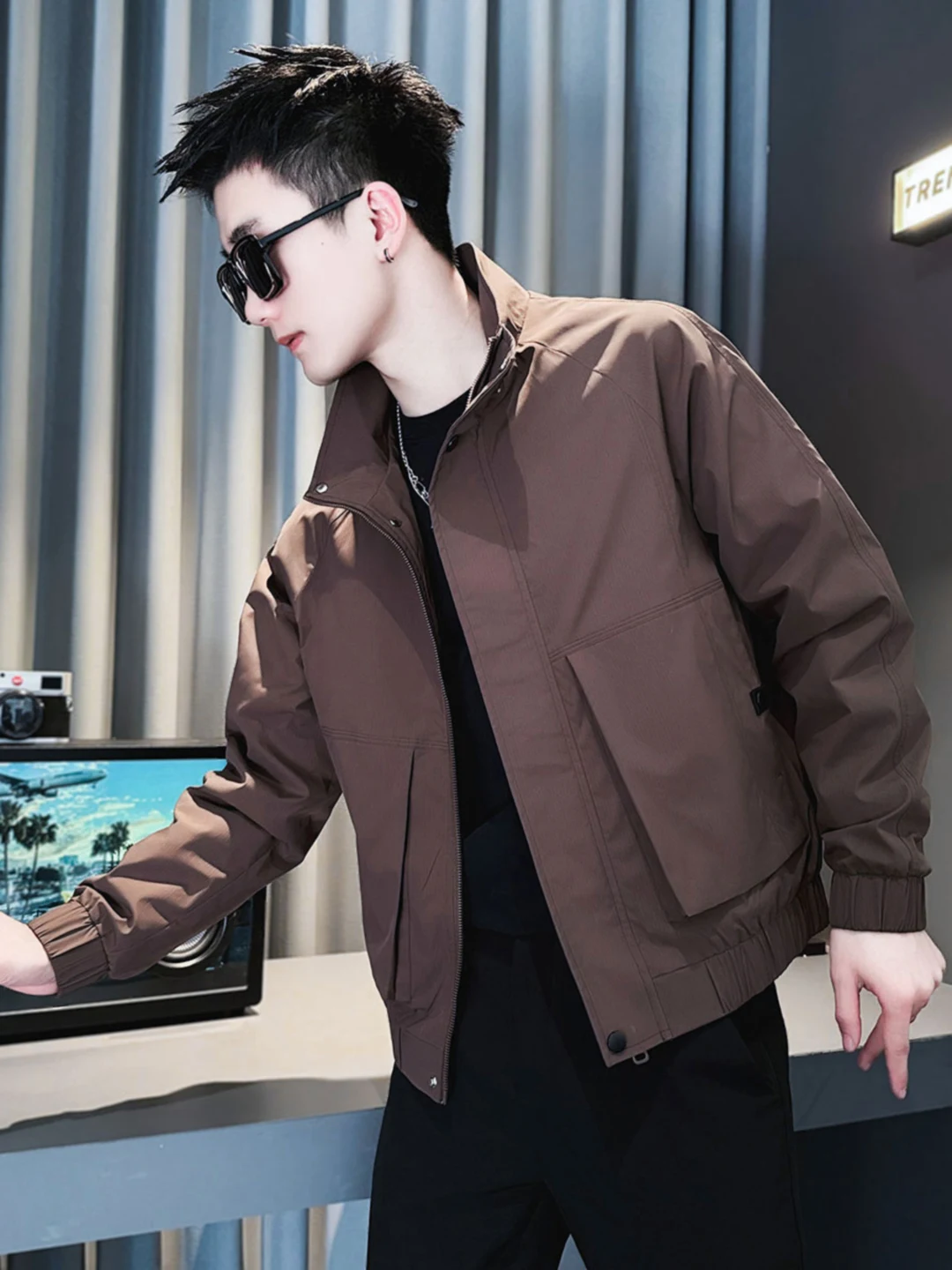 

Повседневная мужская верхняя одежда Jaet 2025, коричневая, простая, новая, Sle Haome irt ket, весенне-осенняя рабочая одежда с воротником-стойкой, модный бренд