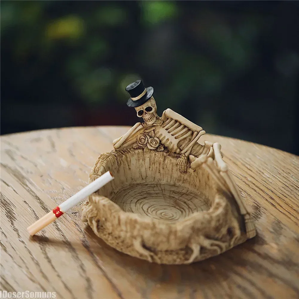Stylish Skeleton Resin Ashtray Unique Smoking Accessory Novelty Desktop Ornament Ideal Surprise Present for Male Friends