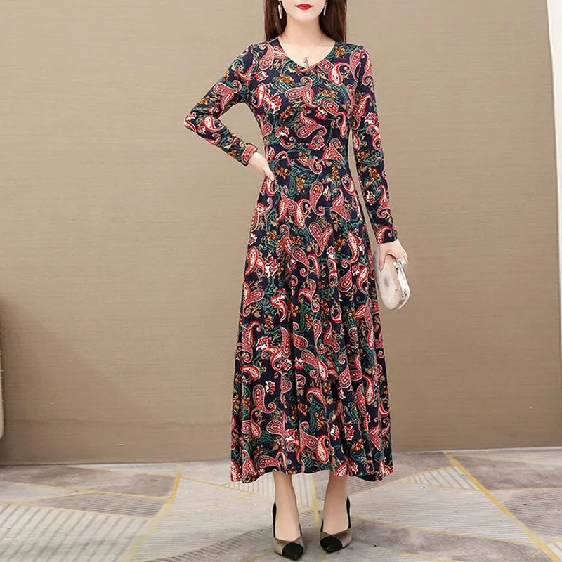 

2023 New Spring and Autumn Fashion Literature Retro Ethnic Style V-neck Printing Temperament Oversize Long Women's Dress