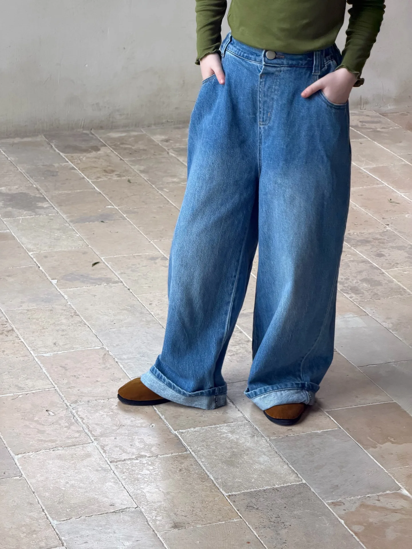 Korean Children's Clothing 2026 Autumn New Girls' Pants Versatile Casual Rolled Edge Jeans Wide Leg Pants