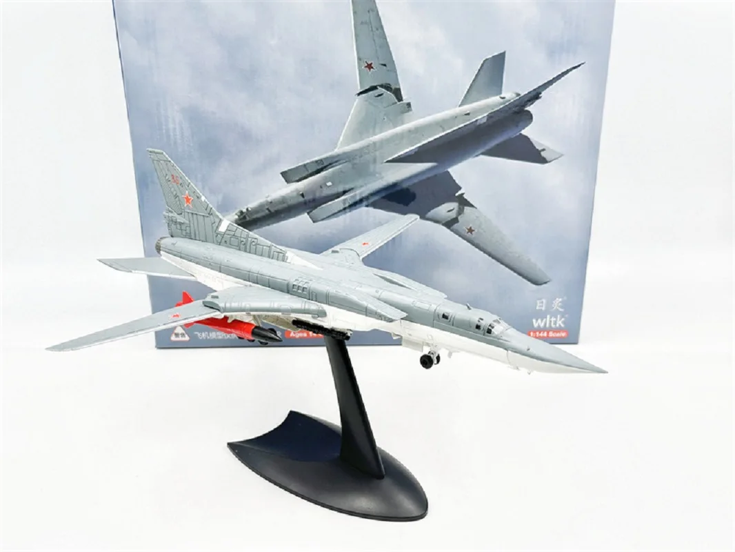 

1/144 Russian TU-22M Backfire Fighter Aircraft Model Metal Aircraft Model Military Aircraft Model Die-cast Aircraft Model