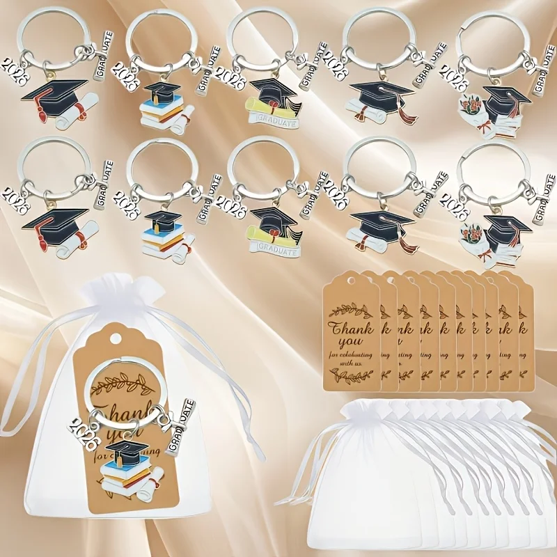 45 Llaveros de Graduación Clase de 2026, Set de Llaveros Metálicos con Dijes de Birrete para Recuerdos de Fiesta de Estudiantes y Premios Escolares