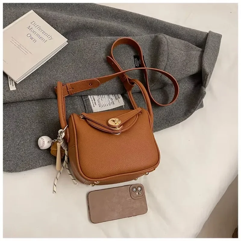 

Casual Vintage Commuter Bag For Women Business Leisure With Stylish Messenger Purse Solid Color Logo Design