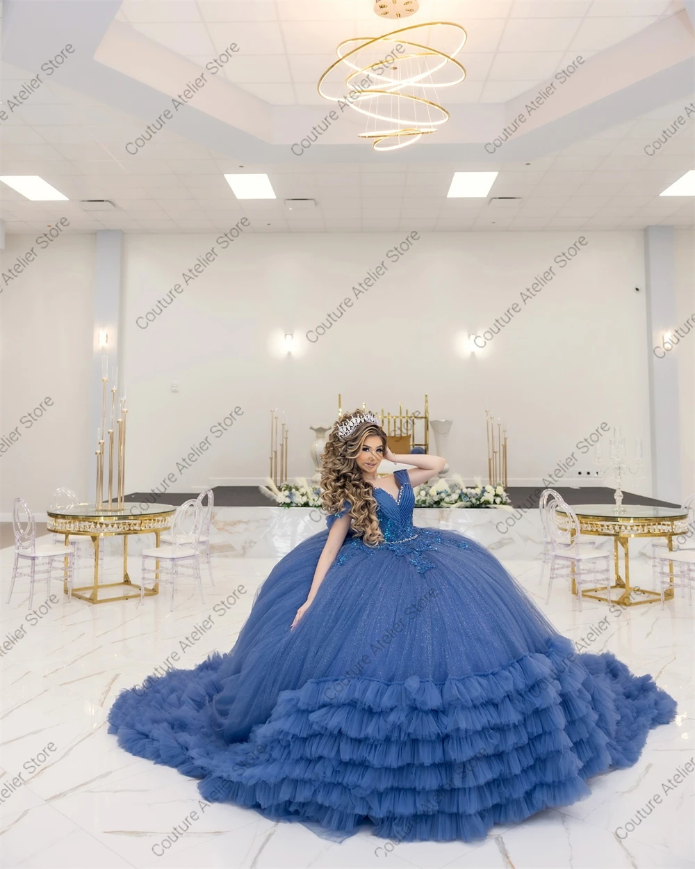 Gaun pesta pernikahan berkilau biru 15 tahun gaun Quinceanera manik-manik kristal Applique Ruched Train gaun pesta pernikahan vestidos de xv Aurus disesuaikan