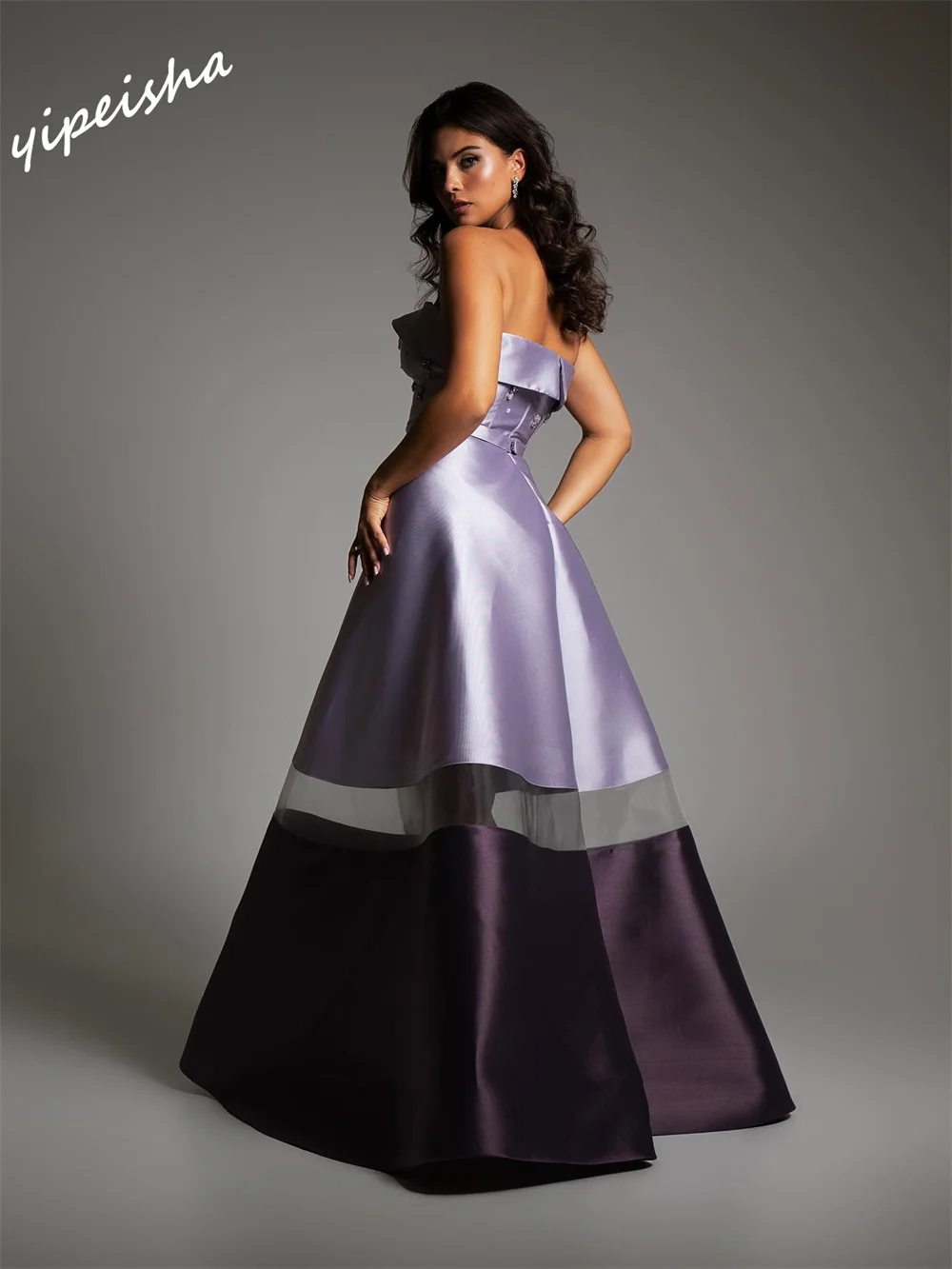 Exquisites herzförmiges Ballkleid, bodenlang, Strass-Satin, individuell gestaltet