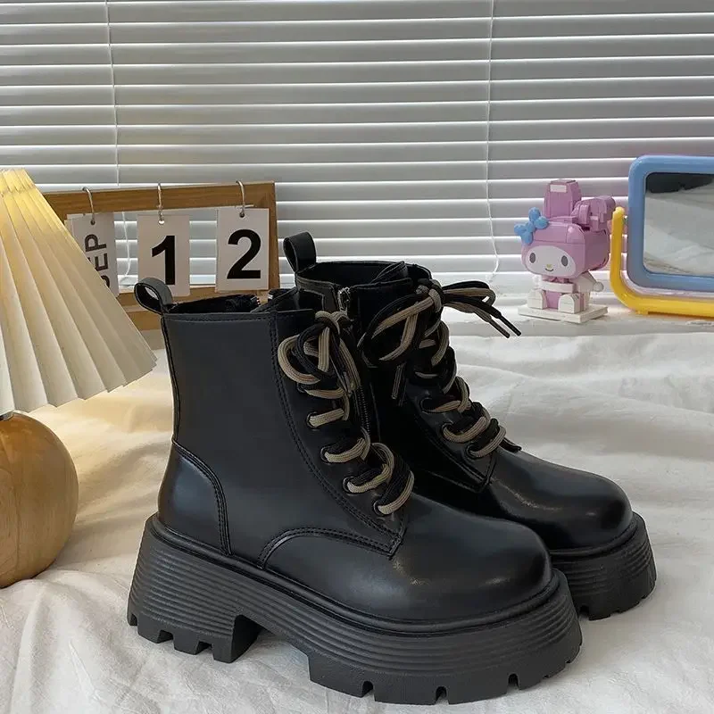 

Ботильоны с круглым носком в боевом стиле панк, весенне-осенние женские короткие туфли Y2k Trend 2025, дизайнерские роскошные женские ботильоны из искусственной кожи