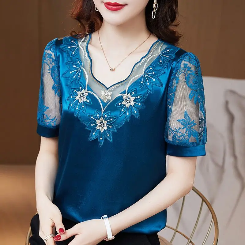 Women\'s Clothing Vintage Floral Embroidery Shirt Elegant Lace V-Neck Summer New Fashion Hollow Out Casual Gauze Patchwork Blouse