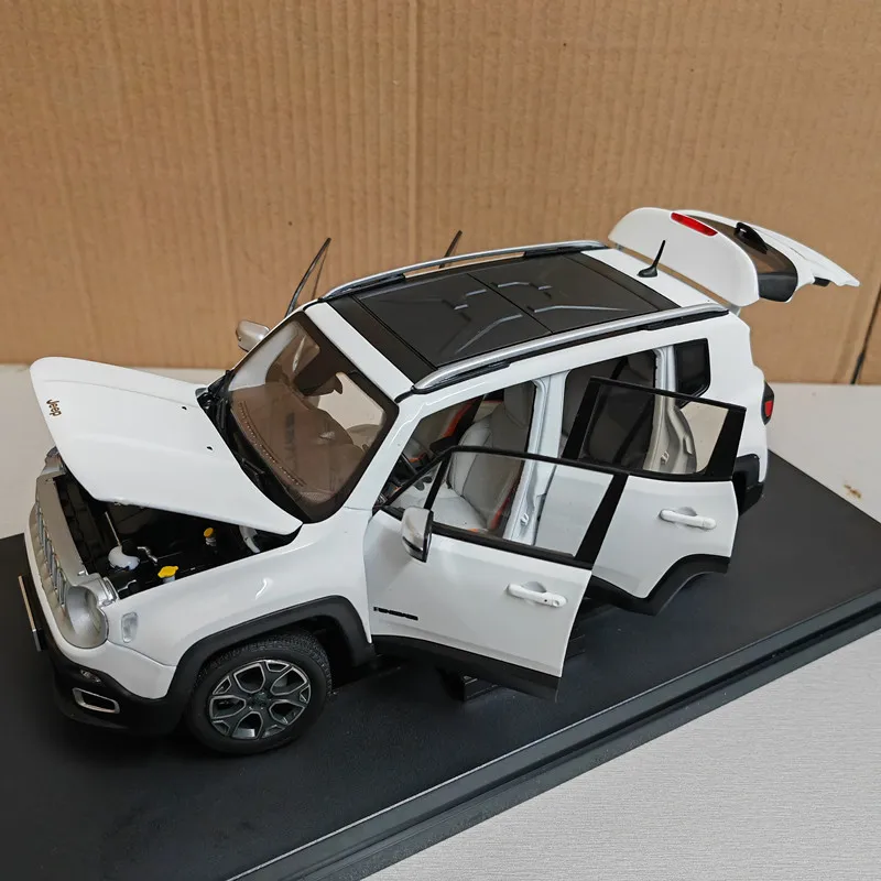 1:18 Renegade SUV Alta Simulação Carro Diecast Modelo de Liga de Metal Carro infantil brinquedos coleção presentes