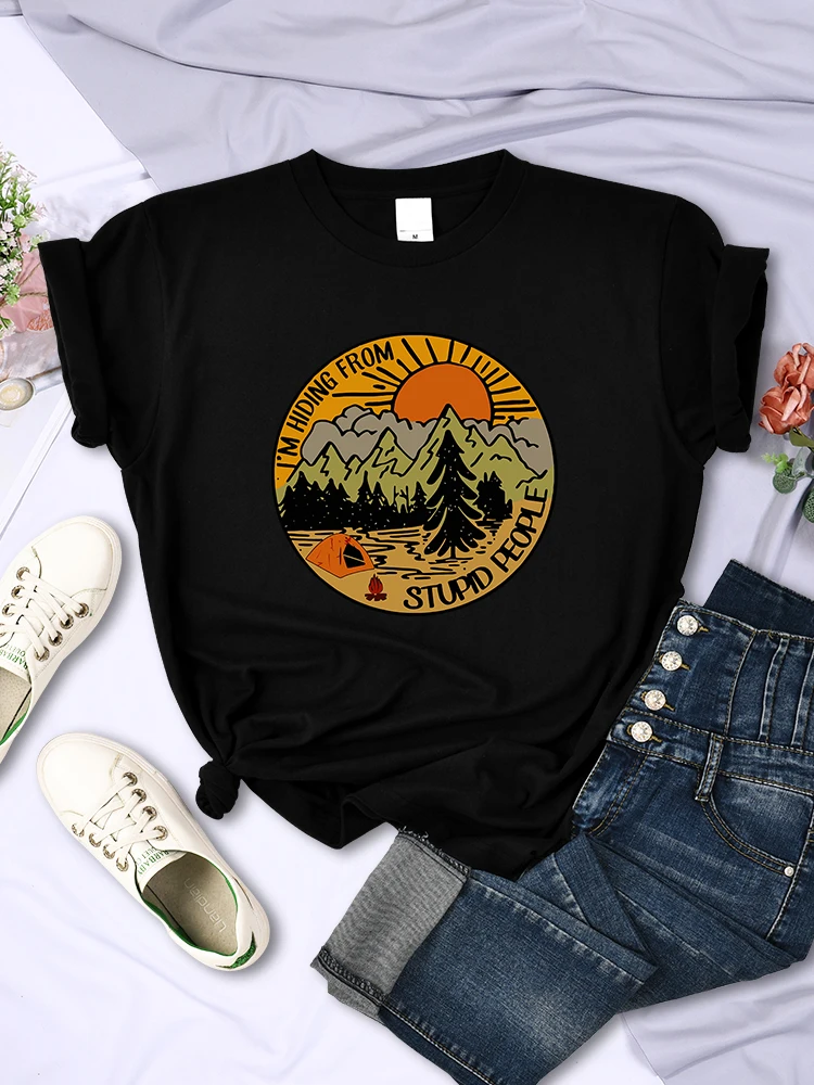 I'M Hiding From Stupid People Camping Scenery Damen Tops Trend Hip Hop Street T-Shirt Lässige weiche atmungsaktive Damen Kurzarm