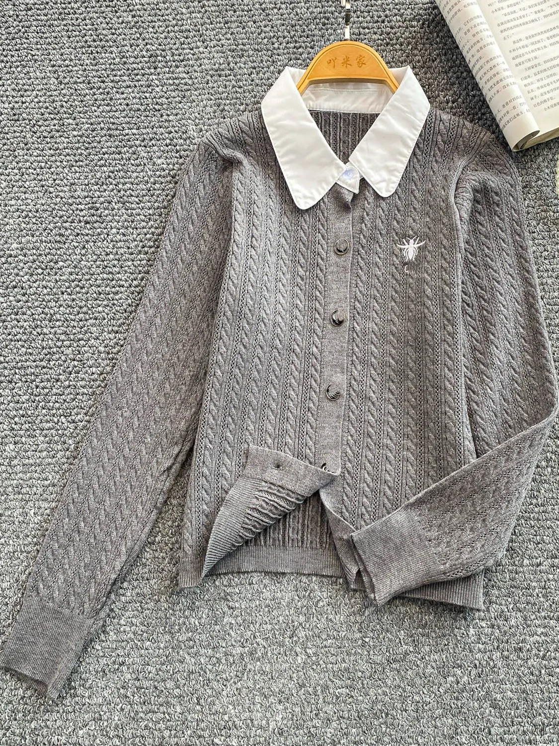 Zoete Jeugdige Twist Splice Kraag Jaet Dames Vroege Herfst Unieke Mooie Enkele Knop Gebreide Trui Pendelen Sle K...