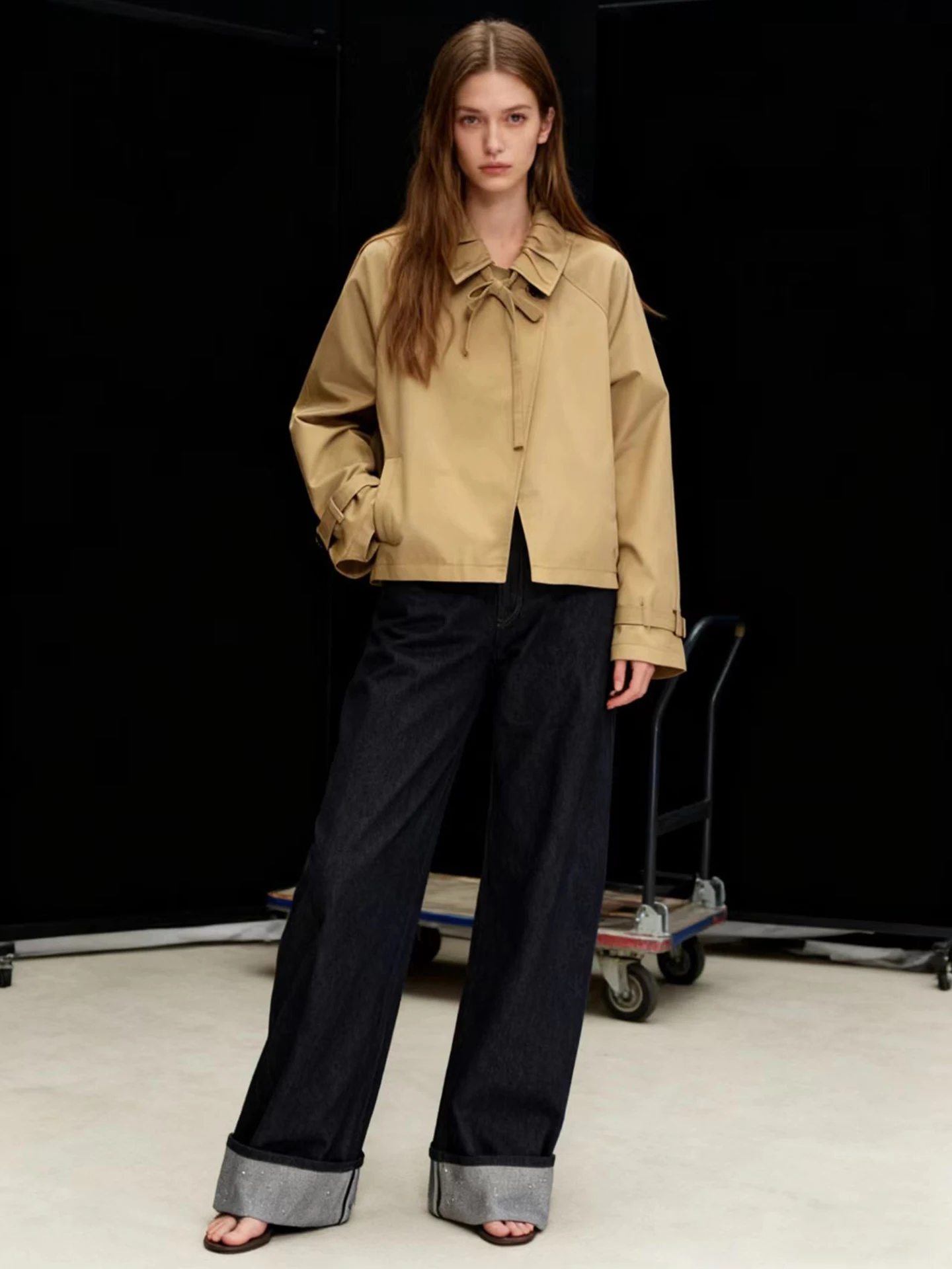 

HUAAPPUW Simple Sle i Color Свободная верхняя одежда с галстуком-бабочкой Теплая женская мода Осень-зима Новое поступление