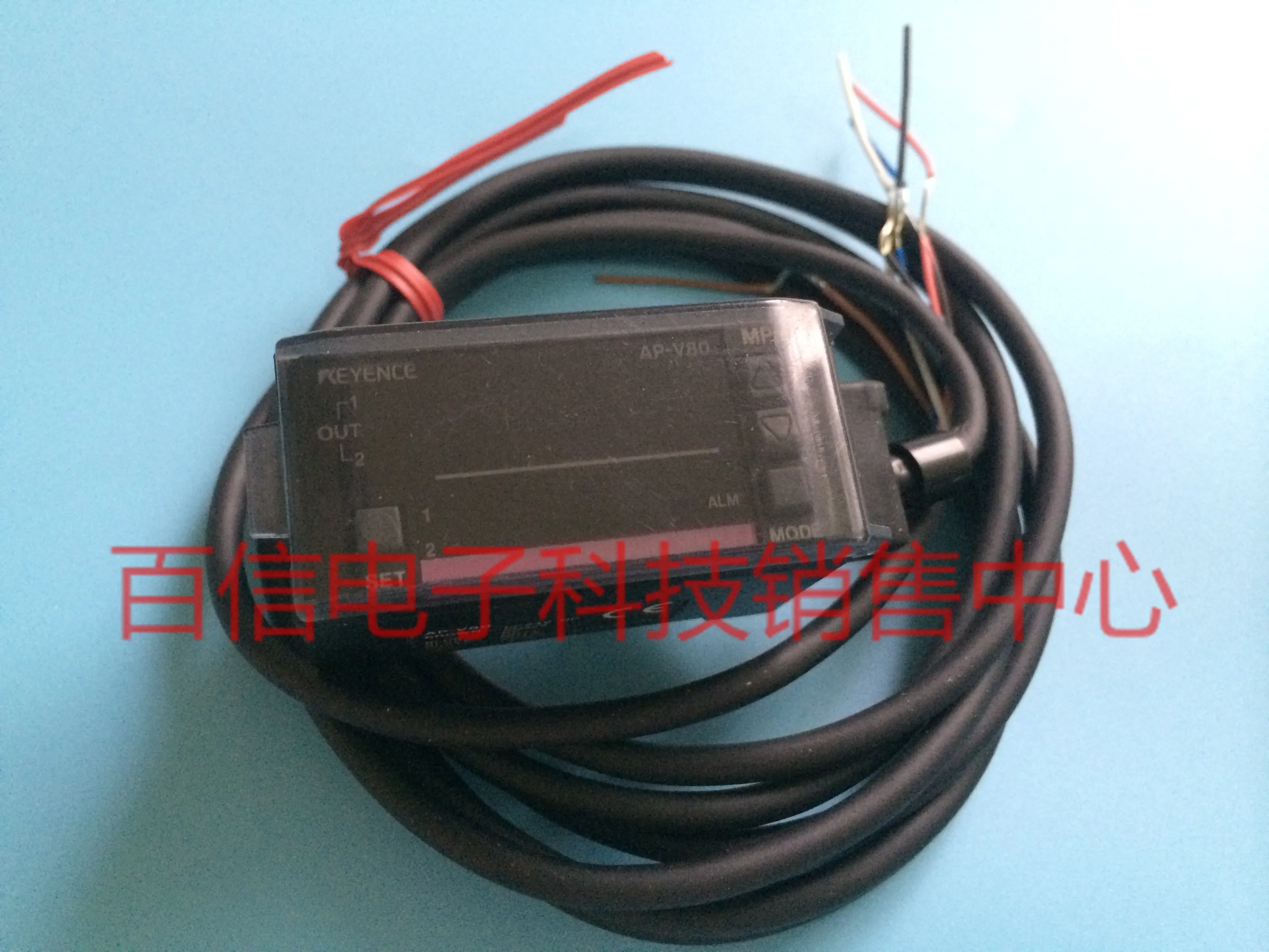 

Spot 2025 года, KEYENCE Japan, Датчик расхода, Усилитель AP-V80 Гарантия качества