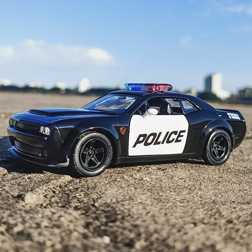 American Police Car Ford Mustang F150 Dodge Challenger Simulation Exquisite Diecasts & Toy Vehicles RMZ city 1:36 Alloy Model