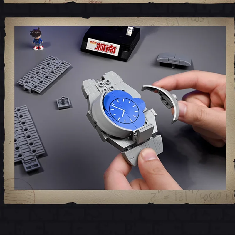 Keeppley Anime Name Detective Conan Watch type anesthesia gun Wearable Assembly Building Block Children\'s Toy Birthday Gift