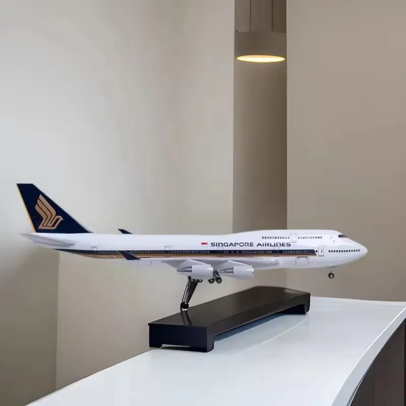 

New 1:150 Scale Airplane Model Toys B747 Air Singapore Airways Aircraft With Light Diecast Resin Plane Collection Display