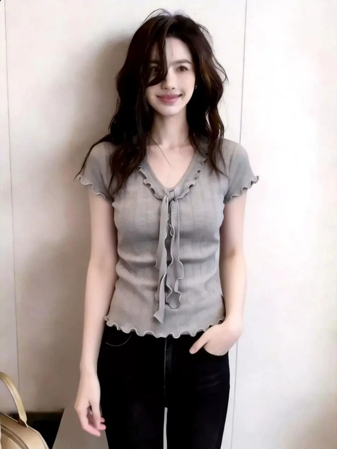 

Elegant Grey V-Neck Ice Silk Knitted Short Sleeve T-Shirt Women's Summer Fashion Age-Defying Top Stylish Commute Wear