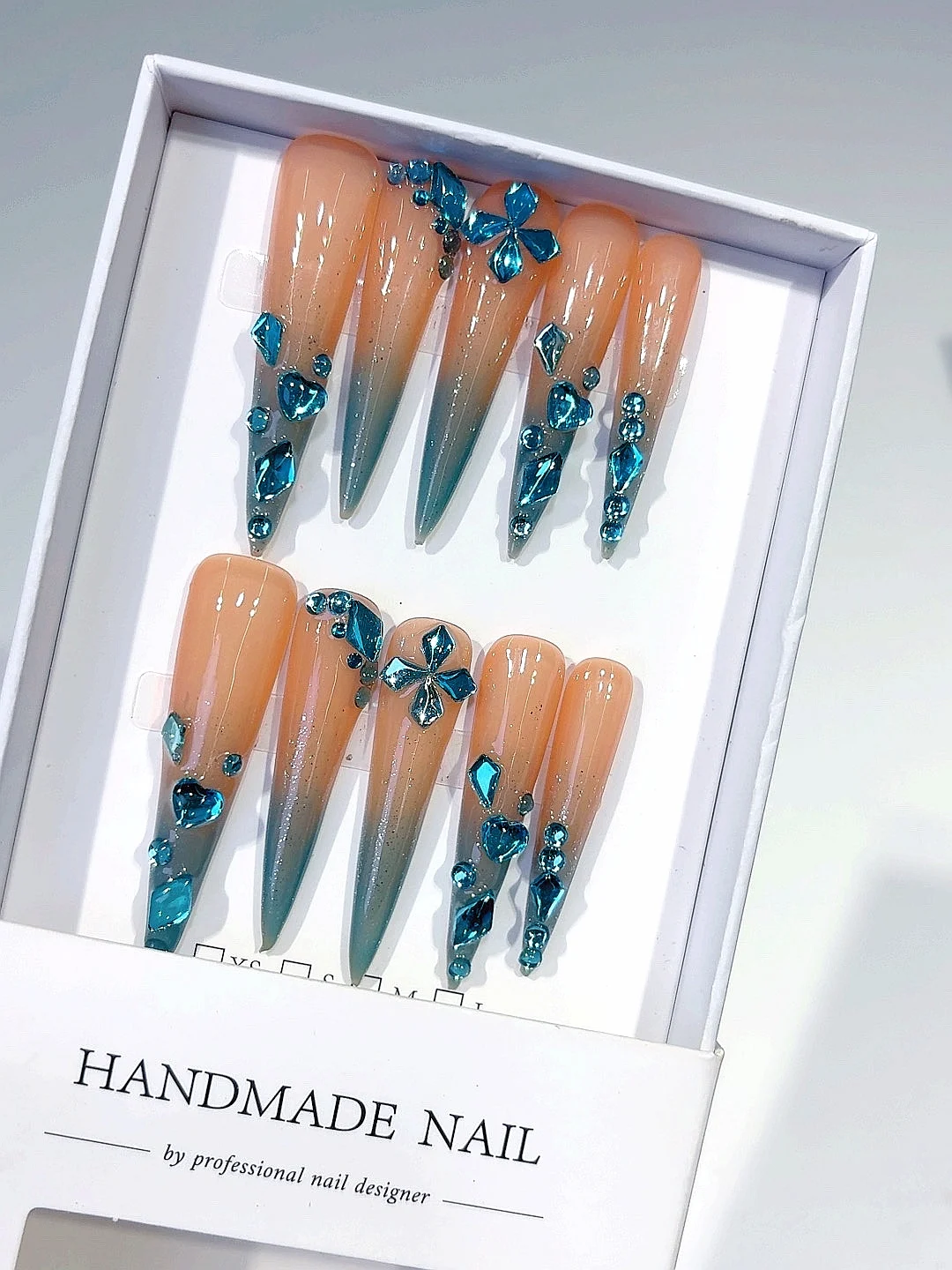 

Blue Gradient Small Diamond Long Pointed Fashion Nail Art (L168)