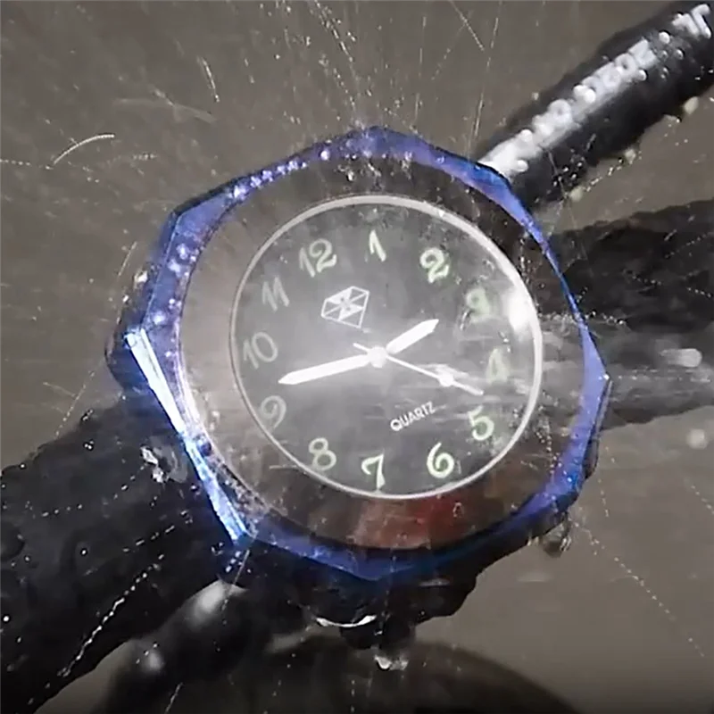 ساعة دراجة نارية يمكن الاعتماد عليها مقاومة للماء ساعة كوارتز ساعة مضيئة لتصفيف المقود 22-28 مم باللون الأسود