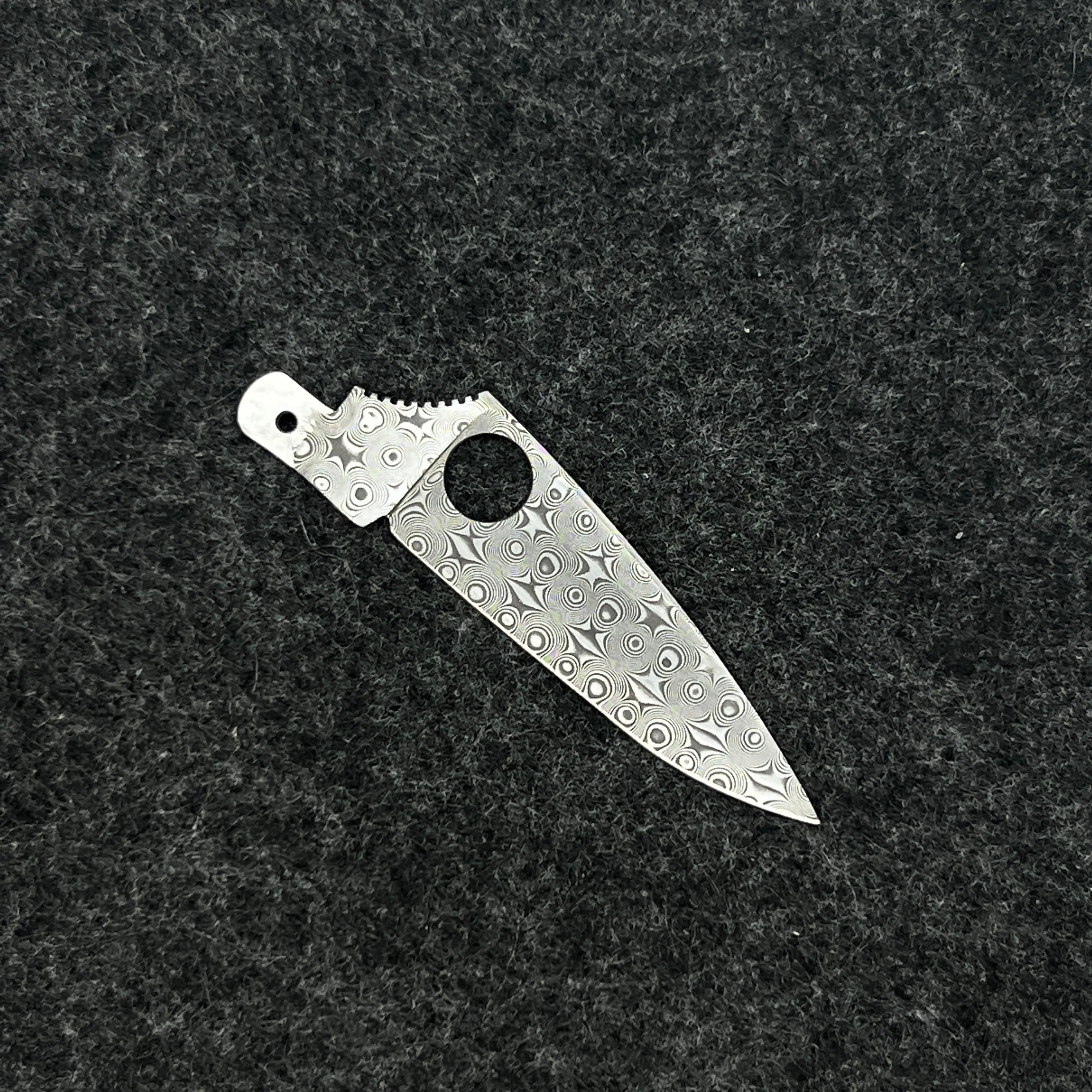 1 Stück handgefertigter Damastpulverstahl mit rutschfester Nut, Breite 20 mm, für 91 mm Victorinox Schweizer Taschenmesser SAK-Zubehör