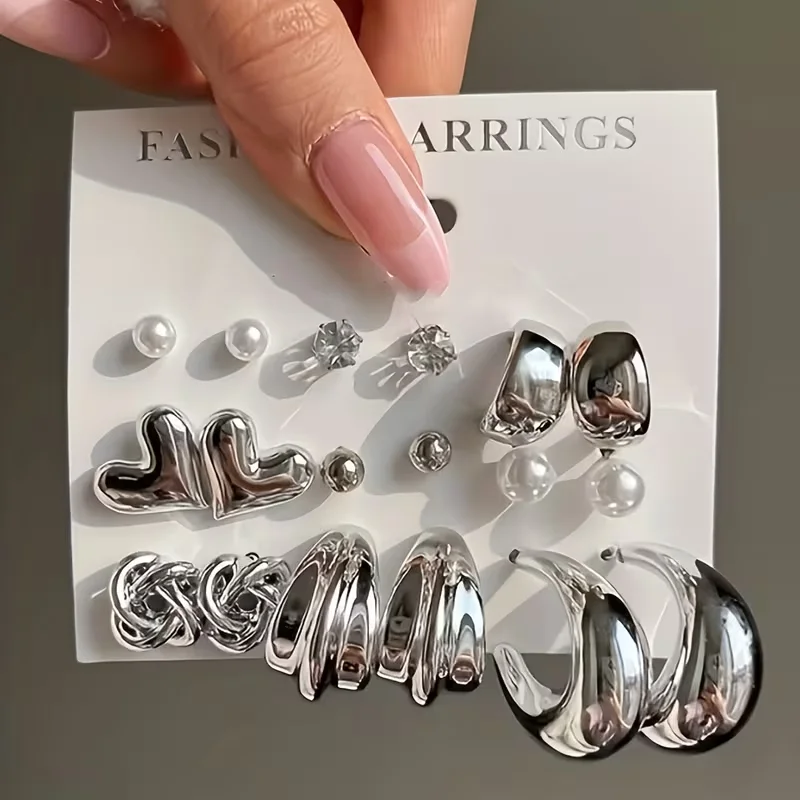 18-teiliges Minimalistisches Unregelmäßiges Twist-Herz Perlen-Ohrringe-Set für Frauen Mode Boho Zirkon-Ohrstecker für Dates Urlaub Täglicher Schmuck Geschenk