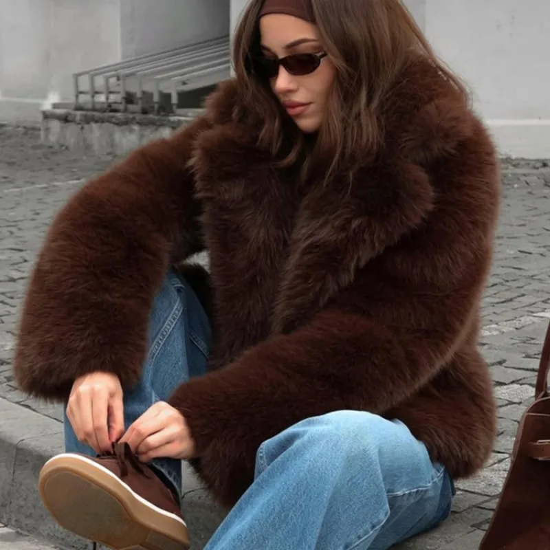 سترات بغطاء للرأس وياقة مقلوبة من الفرو الصناعي بتصميم عتيق لعام 2025 معاطف خريف وشتاء سميكة ودافئة من الفرو المنفوش أنيقة بلون واحد ملابس خارجية #5