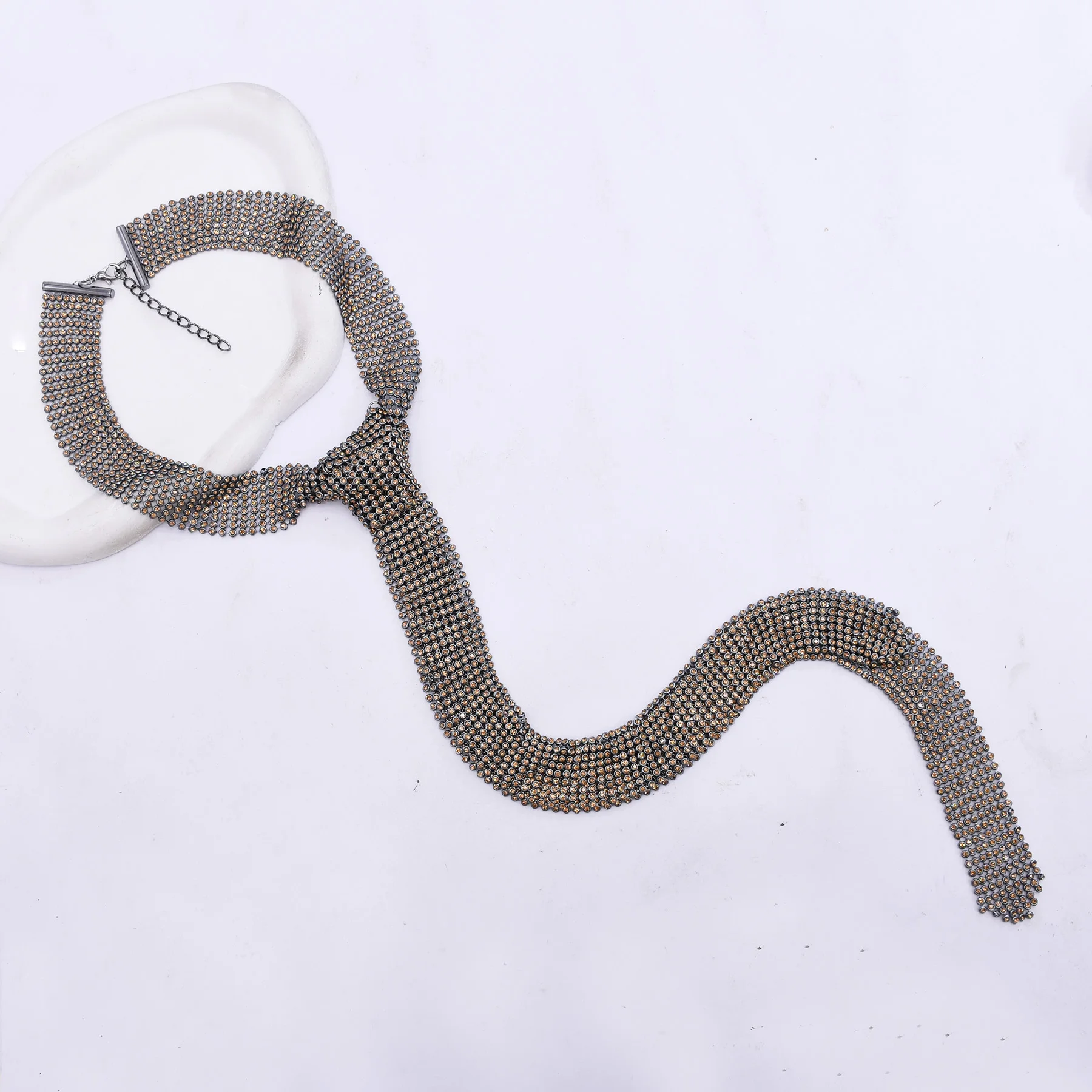 

American high-end temperament jewelry hollow out full diamond chain long pendant necklace trend design sense neutral accessories