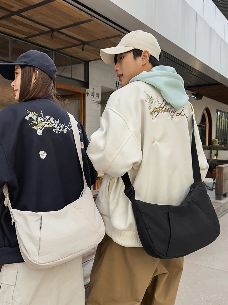 Casual Nylon Crossbody Bag Large Capacity Commuter Single Shoulder Bag Sports Versatile Tote Bag for Men And Women