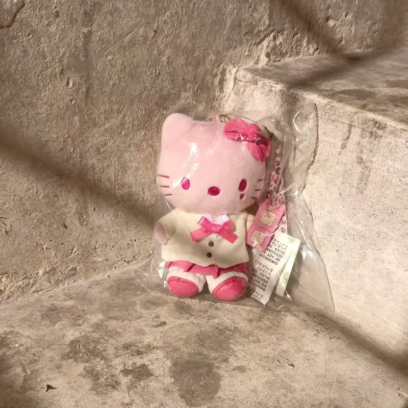 サンリオ ハローキティ コラボ JK 制服 スクールスタイル ぬいぐるみキーホルダー かわいいバッグ 超キュートな人形キーホルダー キーリング ホリデーギフト