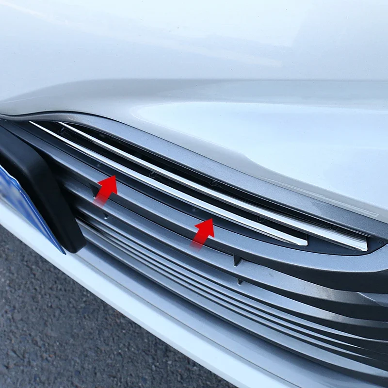 

Stainless Car Front Bumper Lower Grille Trim Cover Middle Mesh Bright Strip Stickers For Toyota Camry 70 XV70 LE XLE 2018-2020