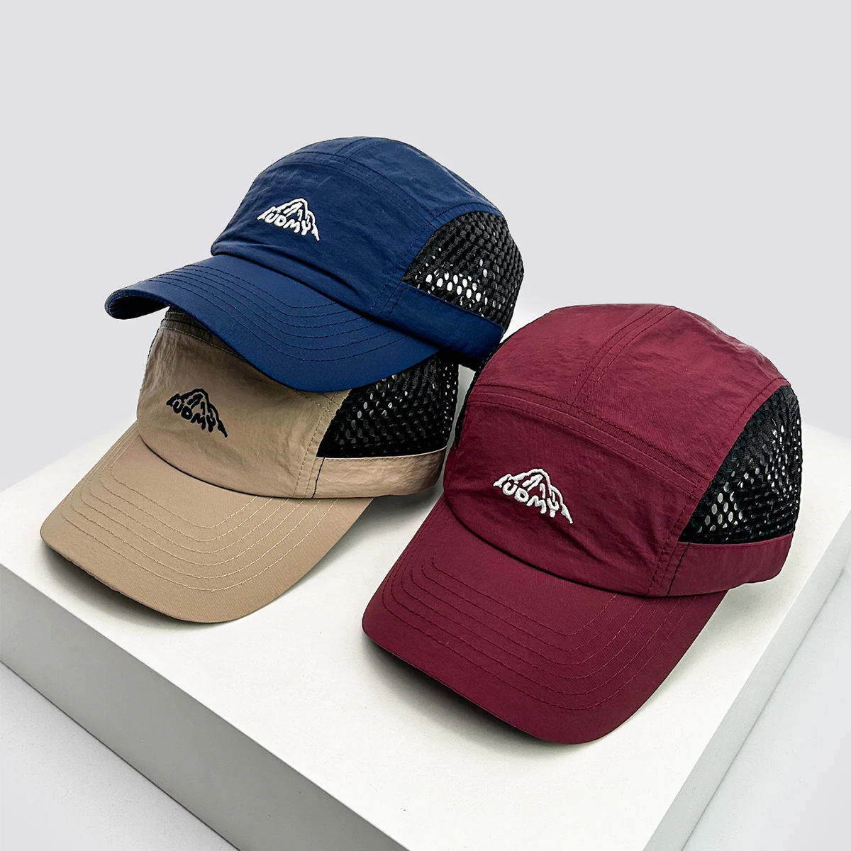 

New Unisex Color Block Embroidered Letters Baseball Hats Breathable Quick Drying Sunshade Retro Peaked Caps Versatile Fashion