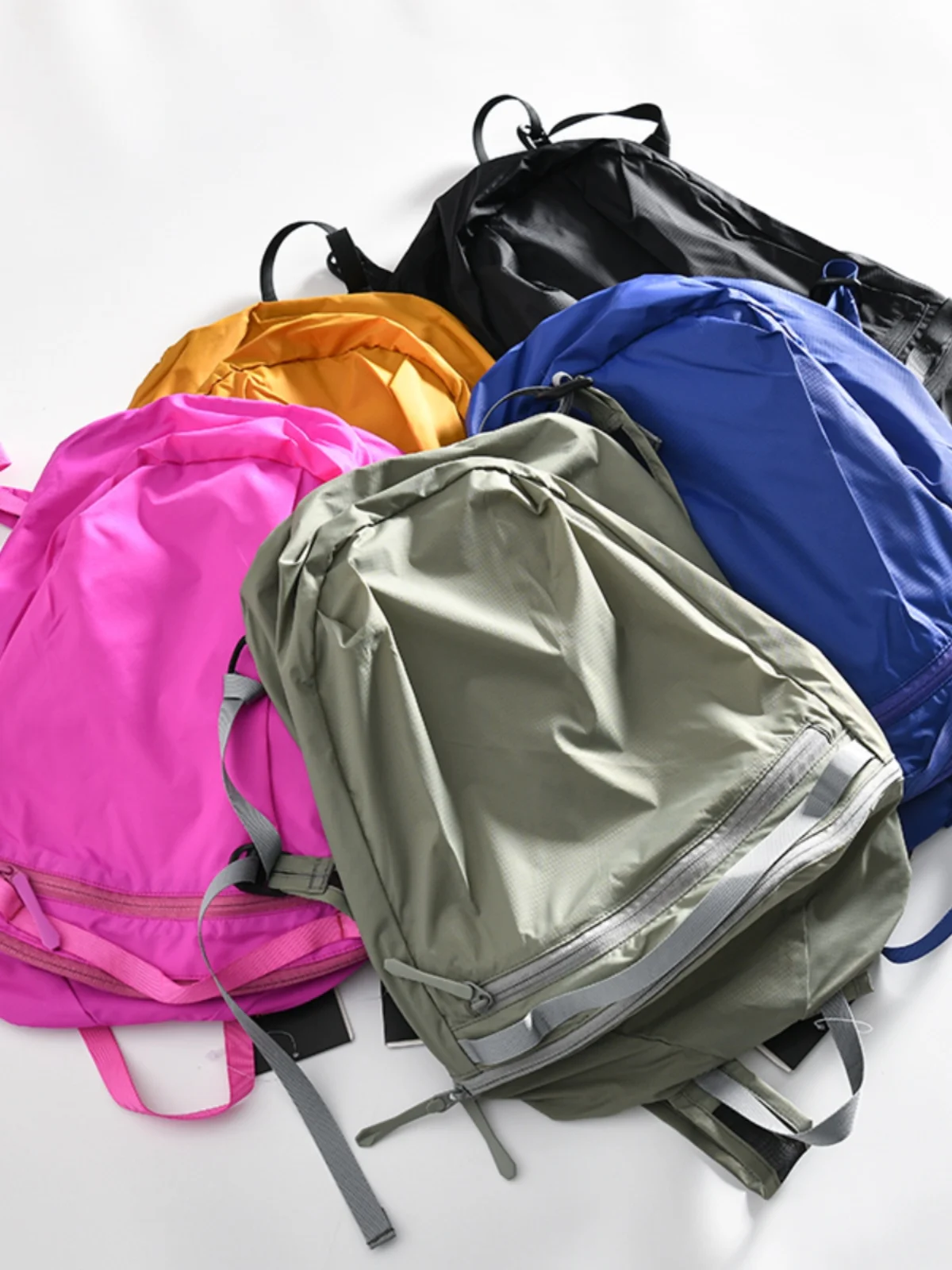 

Lightweight Outdoor Unisex Backpack Quick Dry Breathable Waterproof Wearable Nylon Material Daily Use Pure Color Backpack