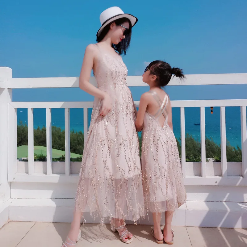 Family Matching Outfits Dresses Summer Mother Daughter Dress Fashion Clothing Girl Mom Daughter Chiffon Beach Dress Clothes
