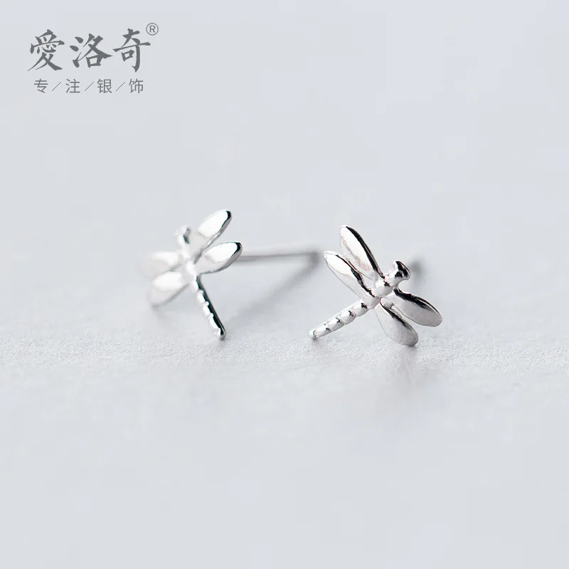 

Женские серебряные серьги-гвоздики s925Silver EarE3012