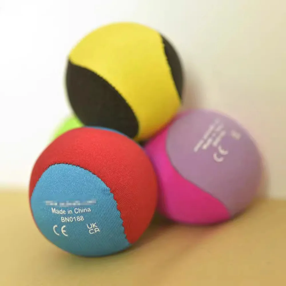 Palla leggera che rimbalza l'acqua Palla elastica TPR da 5,5 cm Palla vibrante che rimbalza morbida per il surf in acqua Sport all'aria aperta
