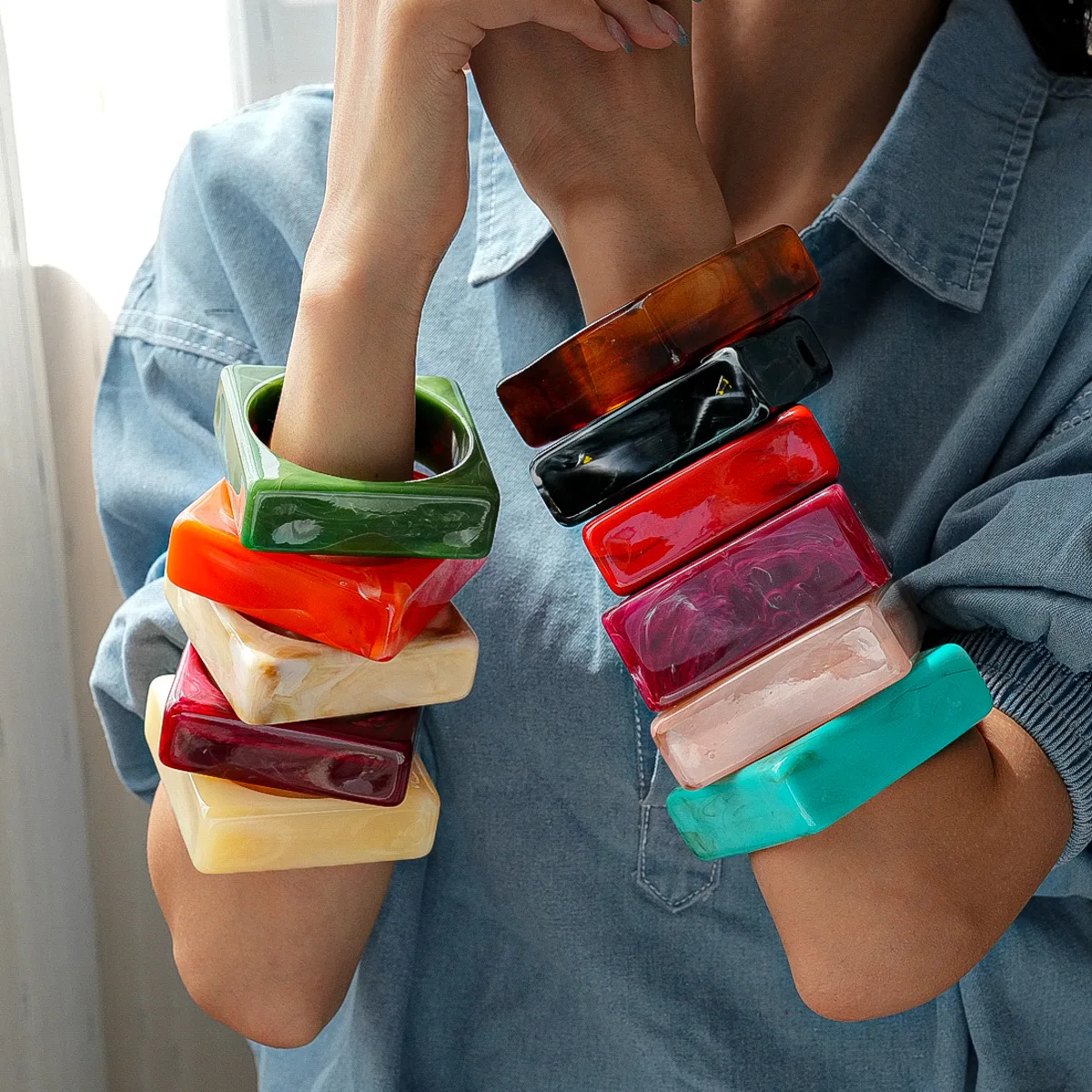 KMVEXO 11 ألوان خمر كبيرة هندسية مربع الراتنج أساور للنساء فتاة ريترو غير النظامية الاكريليك أساور 2025 الرجال المجوهرات