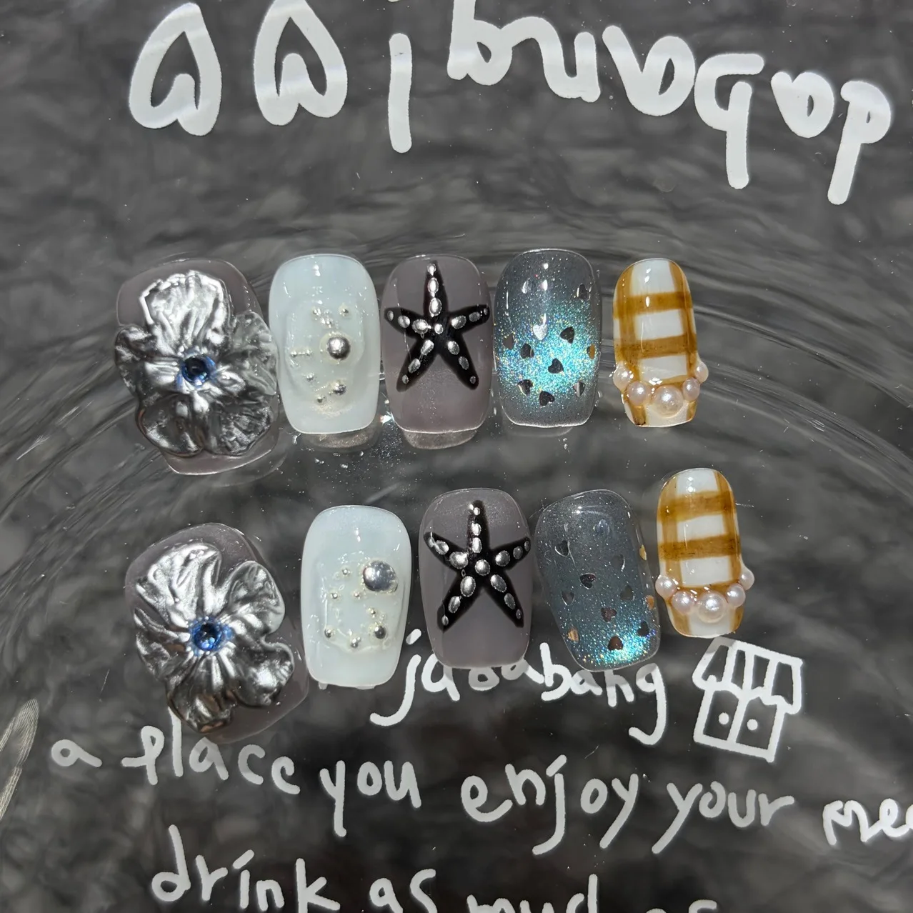 

10PCS 3D Silver Carved Flower Short Square Press on Nails Handmade Ins Star Glitter Cat Eye Fake Nails Wearable Sweet Cool Nails