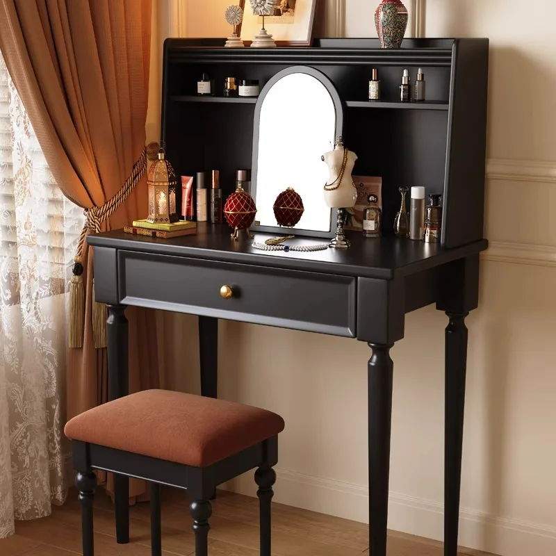 خزانة خشبية صلبة فرنسية قديمة