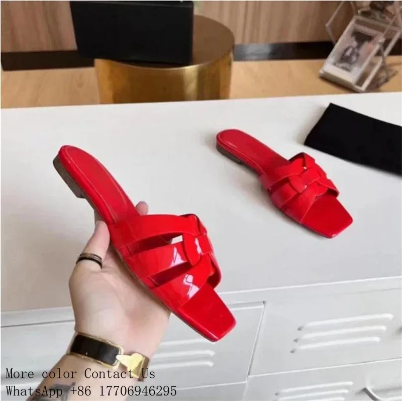 Sendal Wanita Tribute Designer, Sendal Santai Model Kartun Kepala Besar Oran Klasik, Sendal Kulit Asli Lembut dengan Hiasan Logam