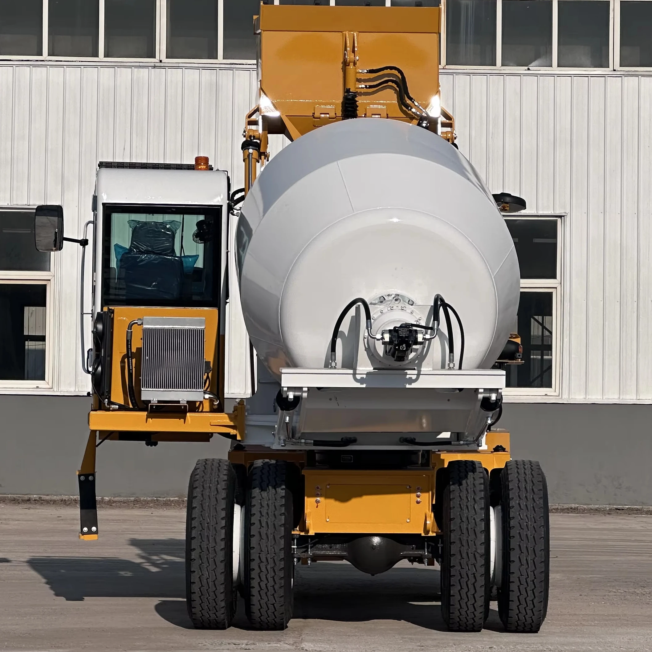 Stable Brake System Self Loading Mixer of Concrete for Steep Slope Construction Mountain Areas