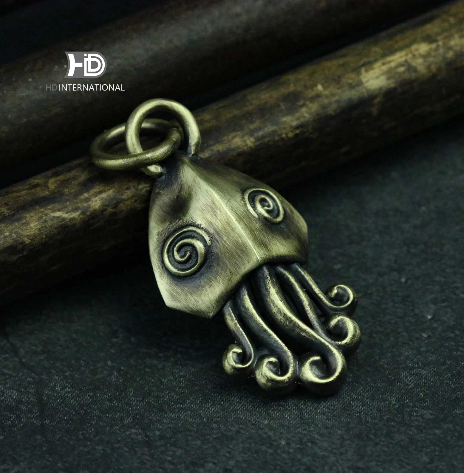 

Cthulhu Pendant 925 Silver Octopus Necklace, Brass Craftsman Making Jewelry