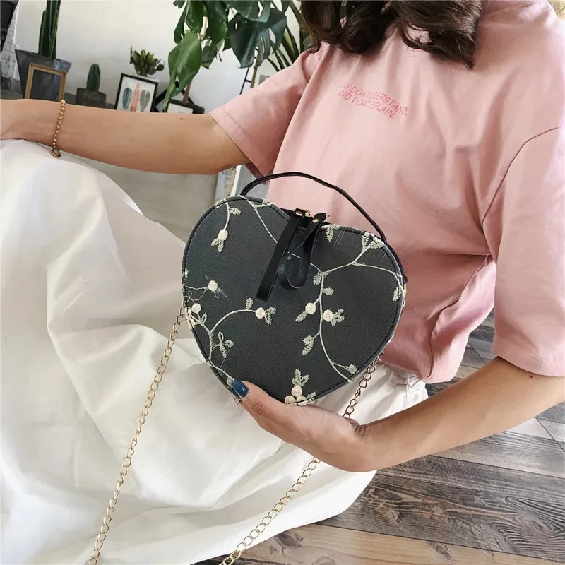 Bolso de mano redondo con corazón de encaje para mujer, bolsos cruzados de cuero PU de alta calidad, bolsos de hombro con cadena de flores frescas pequeñas